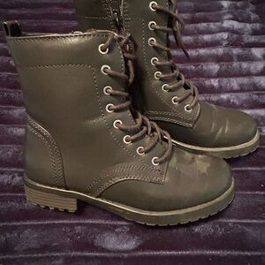 Amazon Essentials Women's Combat Boots